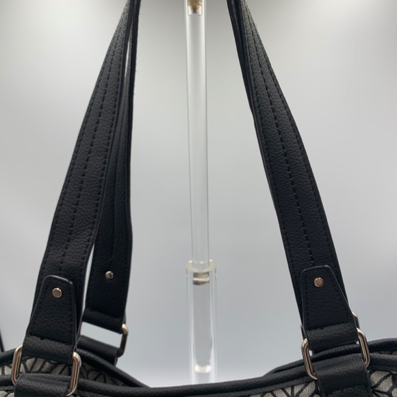 Rossetti shoulder/satchel in a black and grey geometric jacquard pattern - Picture 5 of 12